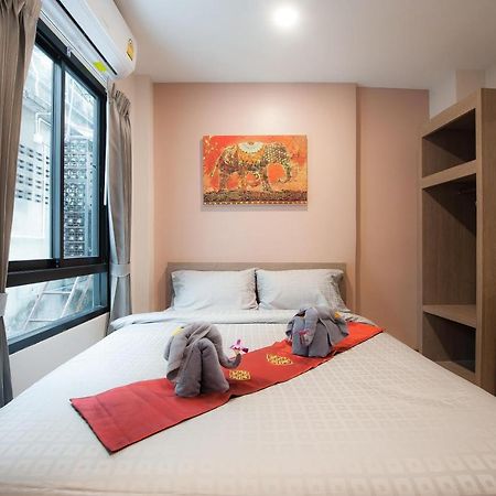 The Moon Night Hotel Bangkok Esterno foto