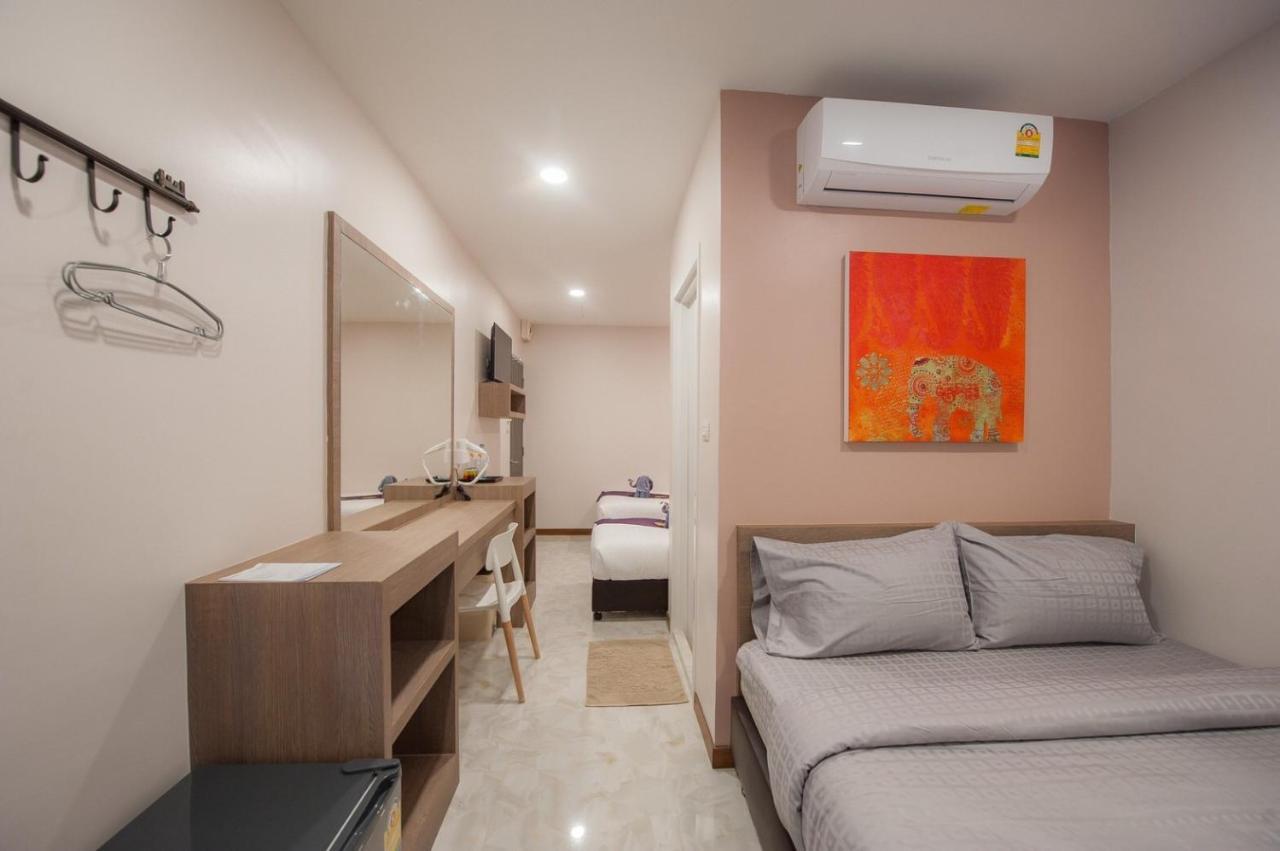 The Moon Night Hotel Bangkok Esterno foto