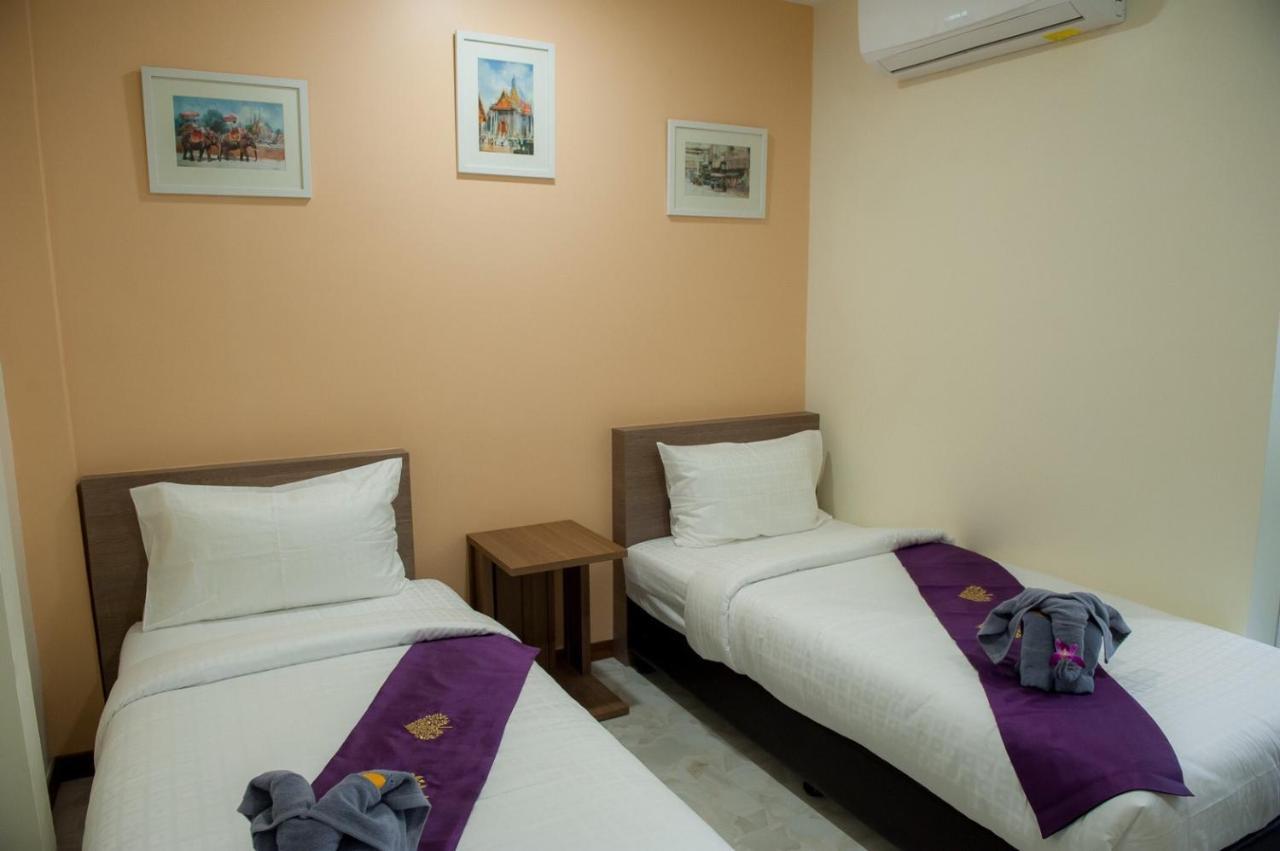 The Moon Night Hotel Bangkok Esterno foto