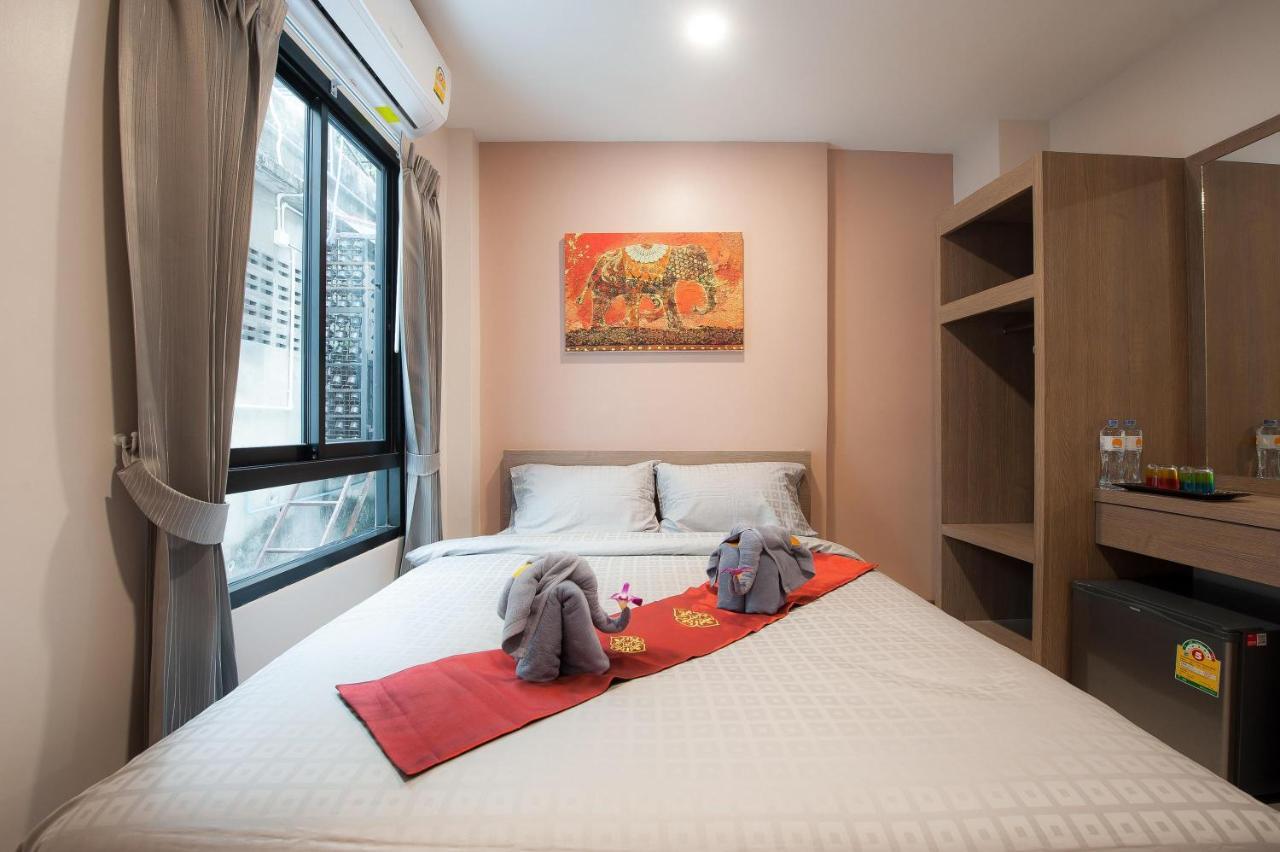 The Moon Night Hotel Bangkok Esterno foto