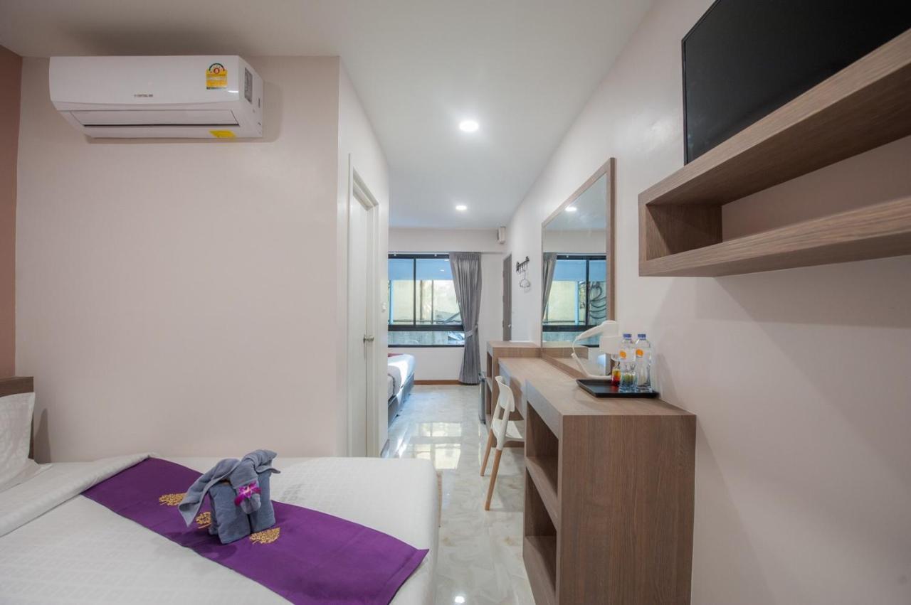 The Moon Night Hotel Bangkok Esterno foto